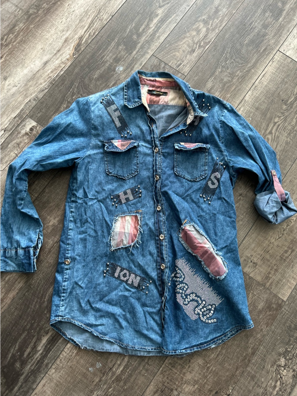 Private Label Blue Denim Button-Down Shirt with Patch Details Pat1 - Picture 3 of 5